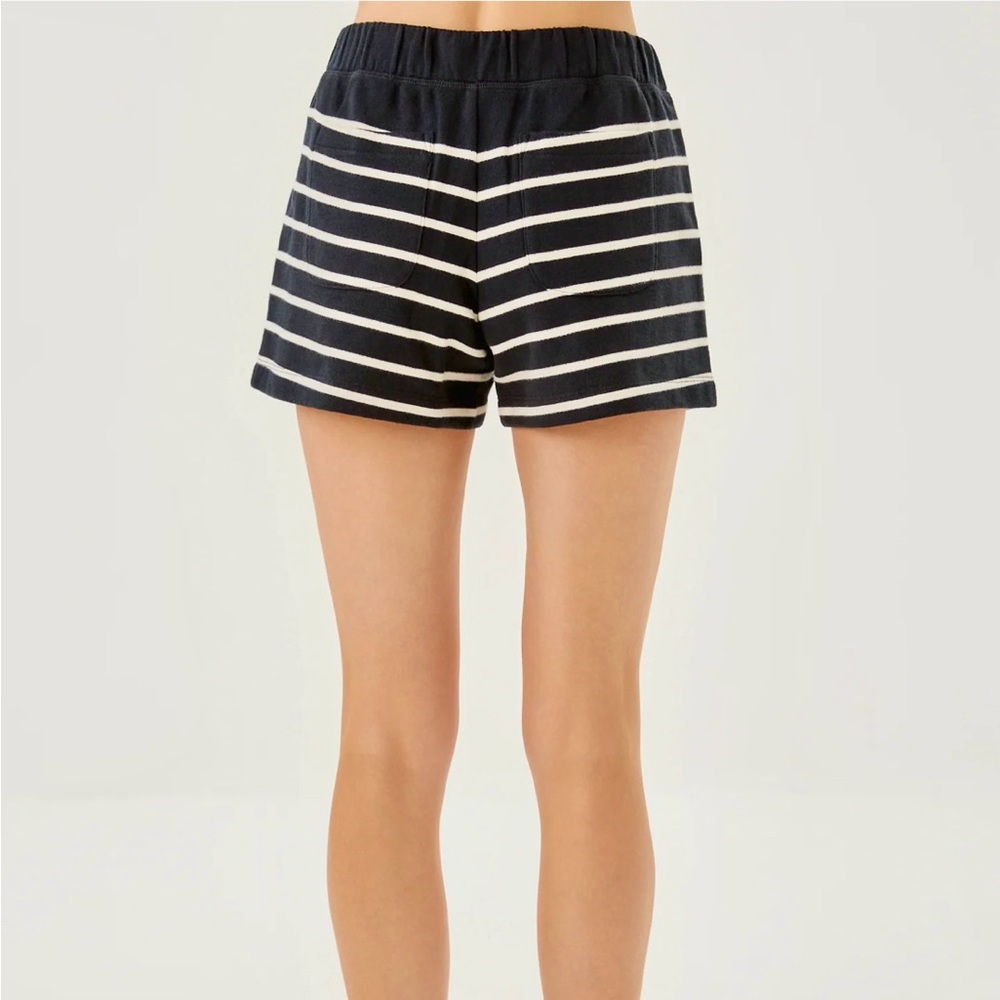 NWT Lilly Pulitzer 4” AUBRA MID-RISE TERRY SHORT in “Noir Legacy Stripe” sz XL
